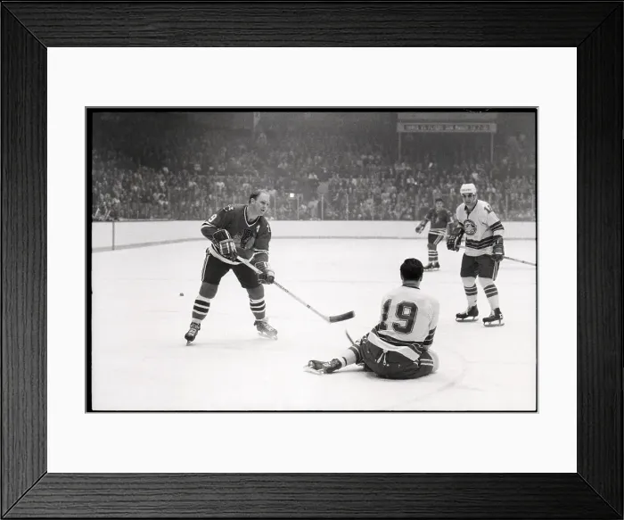 Framed Print : Bobby Hull Of Blackhawks & Oakland Seals Framed Print : Bobby Hull Of Blackhawks & Oakland Seals