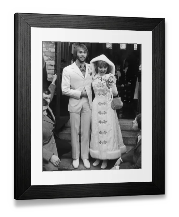 Framed Print : Maurice Gibb and Lulu After Their Wedding Framed Print : Maurice Gibb and Lulu After Their Wedding