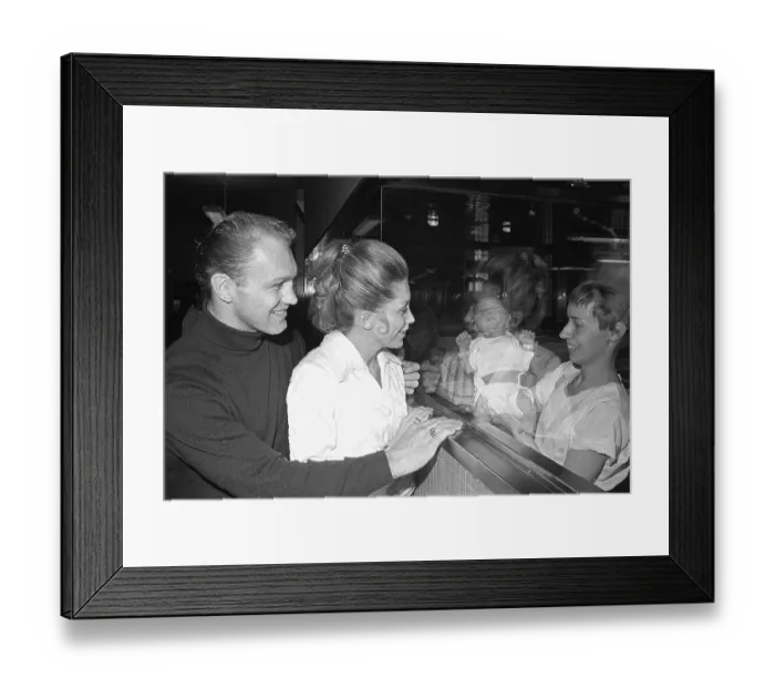 Framed Print : Bobby Hull with Wife and New Baby