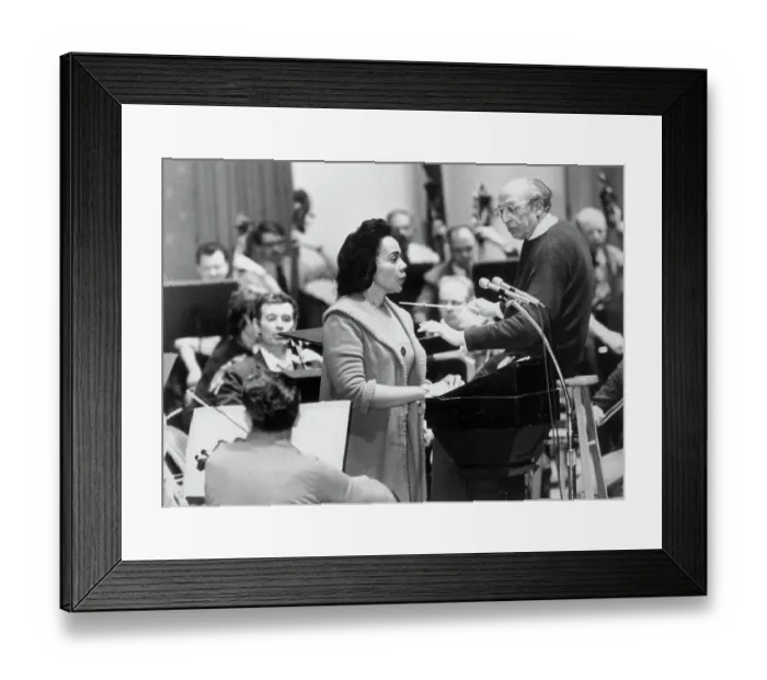 Framed Print : Profile of Coretta Scott King Speaking at Microphone Framed Print : Profile of Coretta Scott King Speaking at Microphone