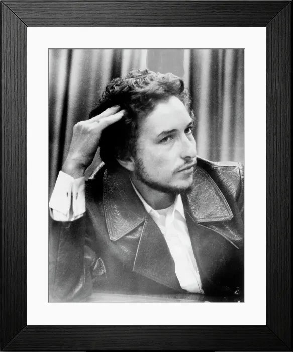 Framed Print : Portrait of Bob Dylan Framed Print : Portrait of Bob Dylan