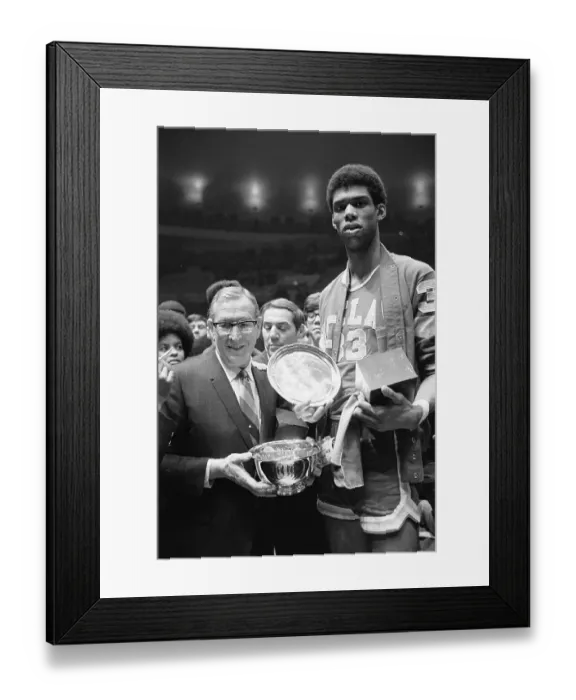 Framed Print : Lew Alcindor with MVP Award Over Head Framed Print : Lew Alcindor with MVP Award Over Head