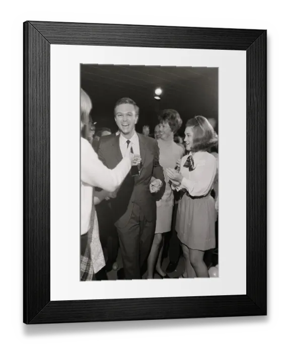 Framed Print : Senator Bob Packwood W / Wife And Supporte