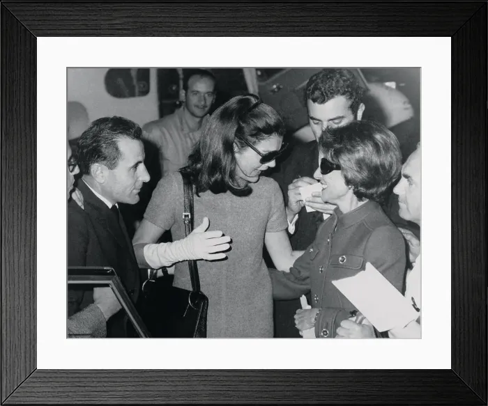 Framed Print : Jacqueline Kennedy Onassis talking with Mrs. Artemis Garufalides Framed Print : Jacqueline Kennedy Onassis talking with Mrs. Artemis Garufalides
