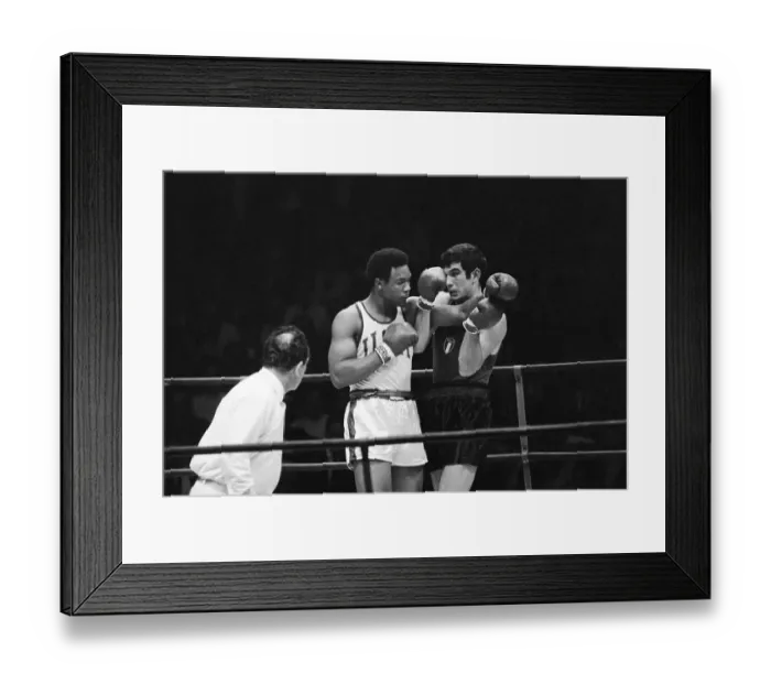 Framed Print : George Foreman and Georgie Bambini During Olympic Match Framed Print : George Foreman and Georgie Bambini During Olympic Match