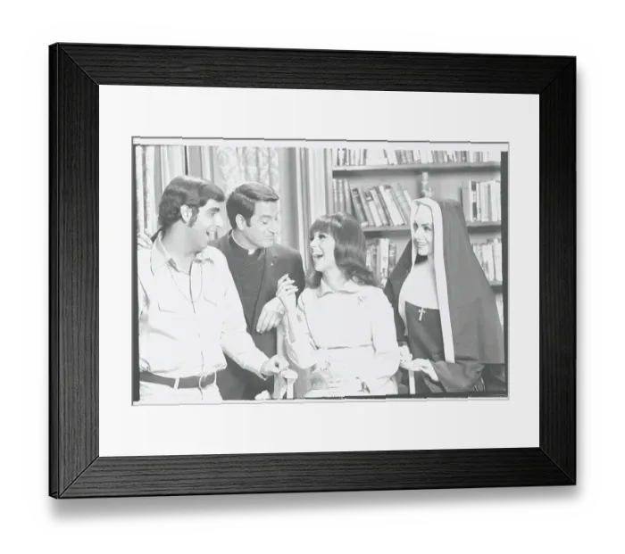 Framed Print : Marlo Thomas and Family Framed Print : Marlo Thomas and Family