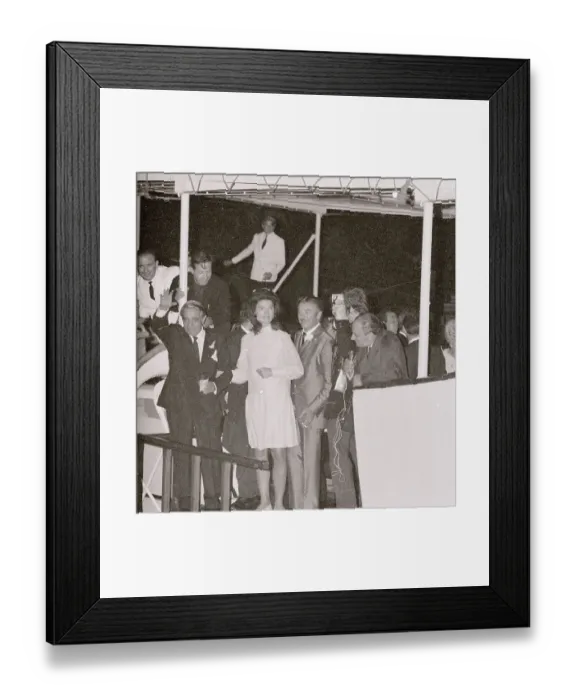 Framed Print : Jacqueline Kennedy and Aristotle Onassis Framed Print : Jacqueline Kennedy and Aristotle Onassis
