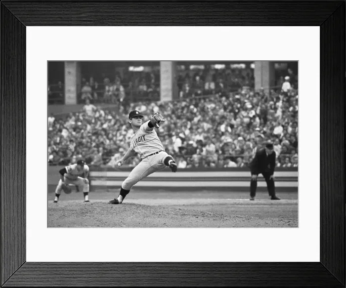 Framed Print : Denny McLain Pitching Framed Print : Denny McLain Pitching