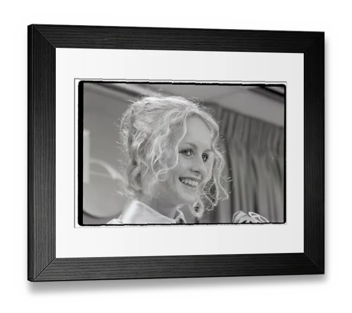 Framed Print : Twiggy. (Original Caption) 10 / 1 / 1968 New York Framed Print : Twiggy. (Original Caption) 10 / 1 / 1968 New York