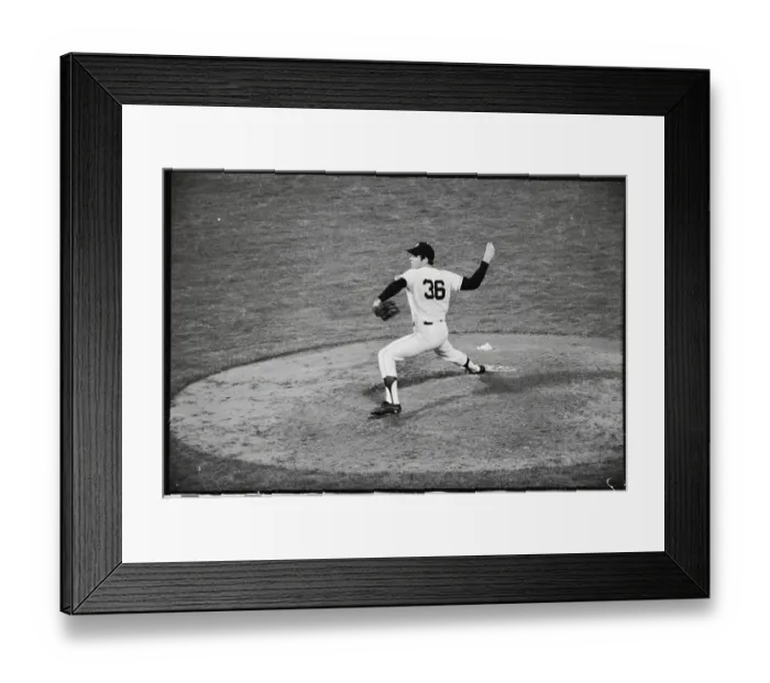 Framed Print : Gaylor Perry Pitching Framed Print : Gaylor Perry Pitching