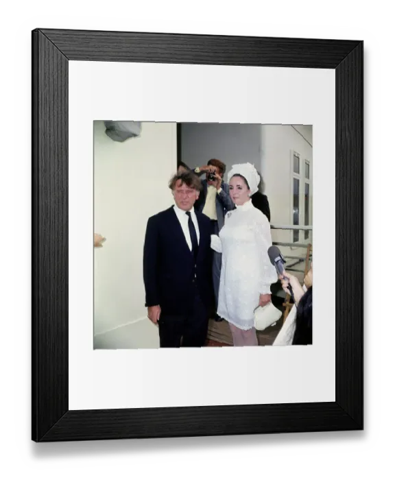 Framed Print : Richard Burton And Elizabeth Taylor Framed Print : Richard Burton And Elizabeth Taylor