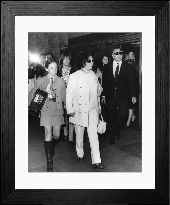 Framed Print : Elizabeth Taylor, Richard Burton, And His Daughter Kate Burton Framed Print : Elizabeth Taylor, Richard Burton, And His Daughter Kate Burton