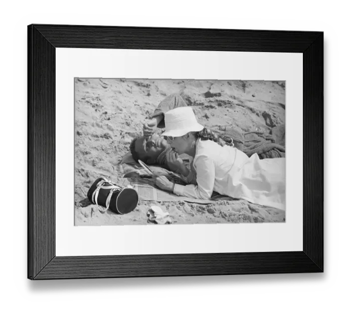Framed Print : Portrait of Joanne Woodward and Paul Newman Framed Print : Portrait of Joanne Woodward and Paul Newman
