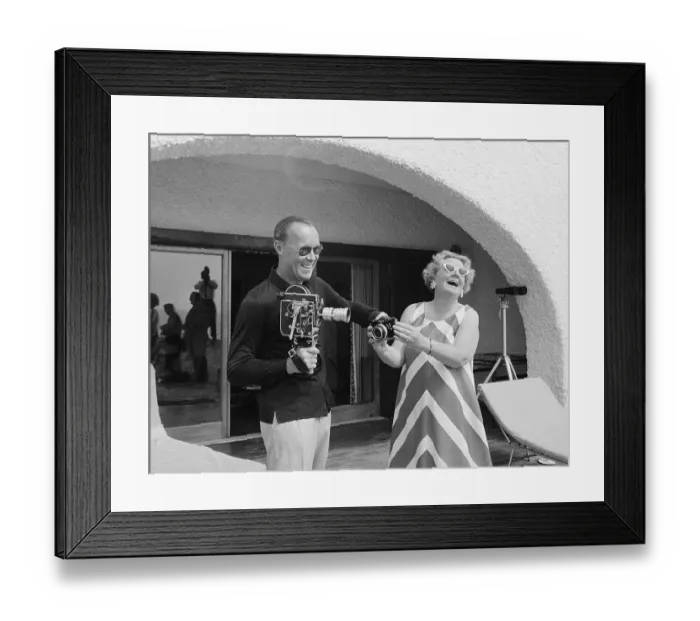Framed Print : Queen Juliana and Prince Bernhard with Cameras Framed Print : Queen Juliana and Prince Bernhard with Cameras