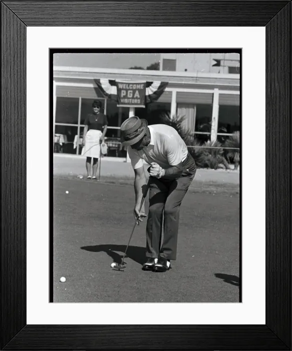Framed Print : Sam Snead Demonstrating New Putting Stroke Framed Print : Sam Snead Demonstrating New Putting Stroke