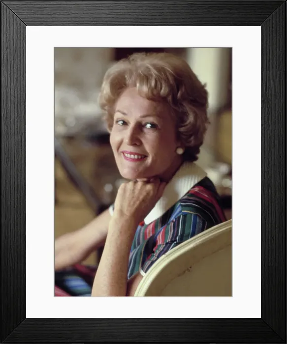 Framed Print : Pat Nixon (1912 - 1993), wife of Republican politician Richard Nixon Framed Print : Pat Nixon (1912 - 1993), wife of Republican politician Richard Nixon