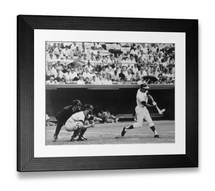 Framed Print : Hank Aaron Hitting 500th Home Run Framed Print : Hank Aaron Hitting 500th Home Run