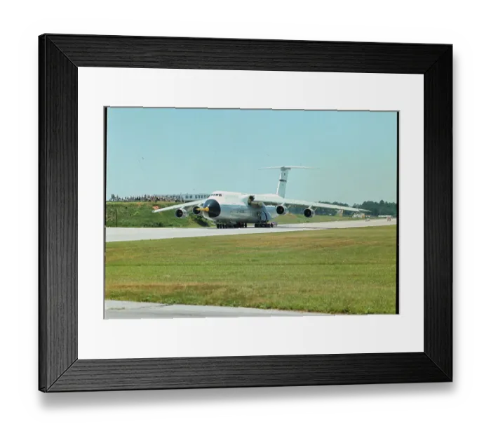 Framed Print : The Worlds Largest Airplane