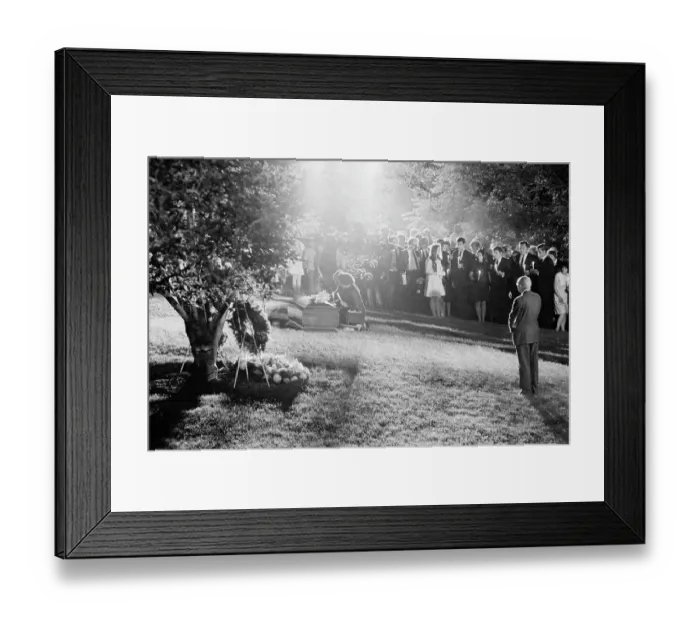 Framed Print : Coretta Scott King and Ralph Abernathy Visiting RFK Gravesite Framed Print : Coretta Scott King and Ralph Abernathy Visiting RFK Gravesite