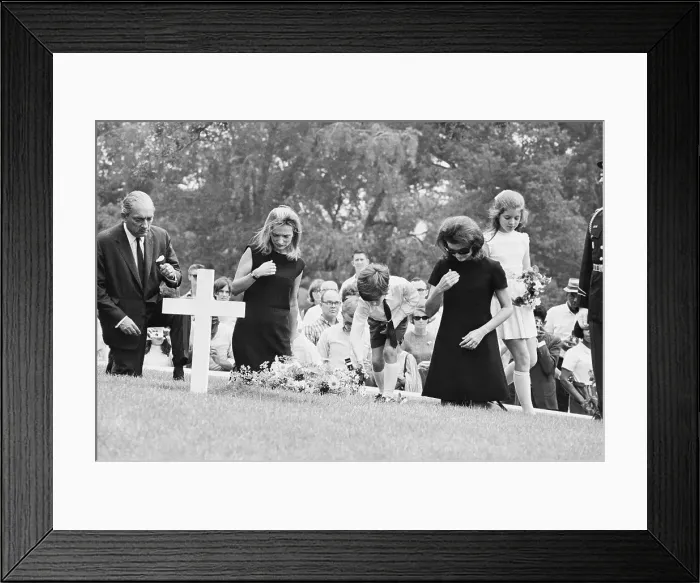 Framed Print : Jacqueline Kennedy and Children at Gravesite of the Late President Kennedy Framed Print : Jacqueline Kennedy and Children at Gravesite of the Late President Kennedy