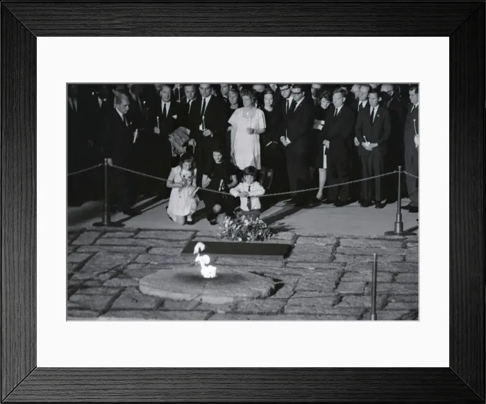 Framed Print : Jacqueline Kennedy and Children at Gravesite of the Late President Kennedy Framed Print : Jacqueline Kennedy and Children at Gravesite of the Late President Kennedy