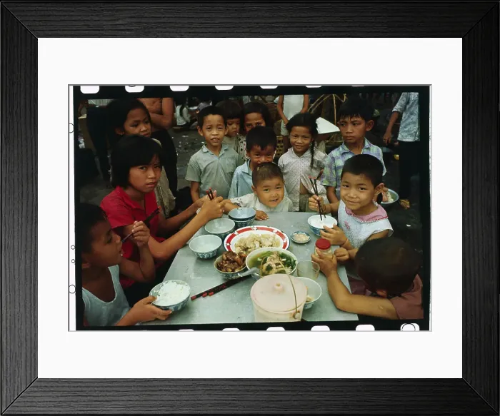 Framed Print : Vietnamese Refugees at Market Framed Print : Vietnamese Refugees at Market