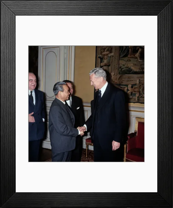 Framed Print : Xuan Thuy And Maurice Couve De Murville Framed Print : Xuan Thuy And Maurice Couve De Murville