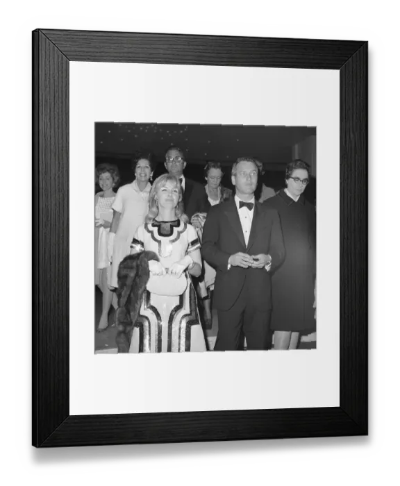 Framed Print : Portrait of Joanne Woodward and Paul Newman Framed Print : Portrait of Joanne Woodward and Paul Newman