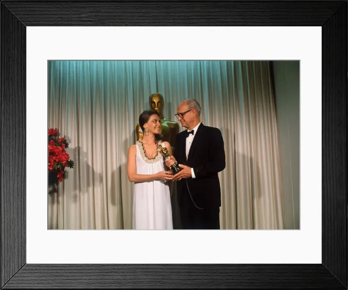 Framed Print : Natalie Wood Presenting an Academy Award to L.B. Abbott Framed Print : Natalie Wood Presenting an Academy Award to L.B. Abbott