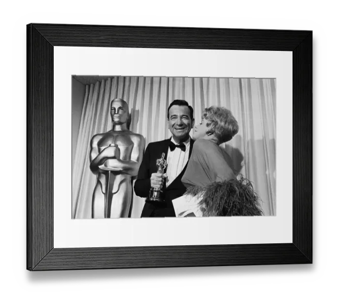 Framed Print : Walter Matthau with Oscar Framed Print : Walter Matthau with Oscar
