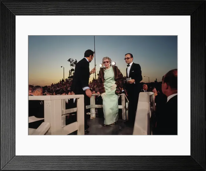 Framed Print : Dame Edith Evans Framed Print : Dame Edith Evans