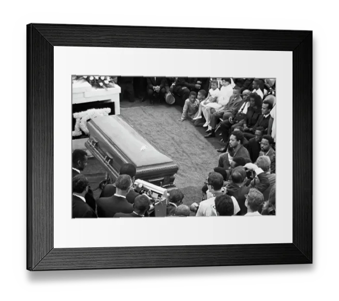 Framed Print : Mourners At King'S Eulogy Framed Print : Mourners At King'S Eulogy