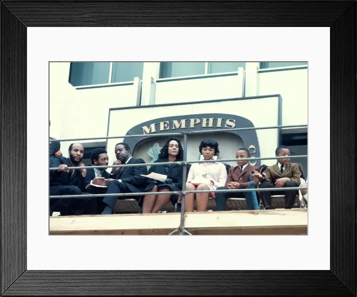 Framed Print : Wife and Children of Martin Luther King Jr at Rally Framed Print : Wife and Children of Martin Luther King Jr at Rally