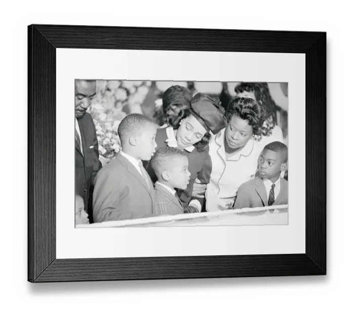 Framed Print : Coretta Scott King Coaxing Her Young Son at His Father's Funeral Framed Print : Coretta Scott King Coaxing Her Young Son at His Father's Funeral