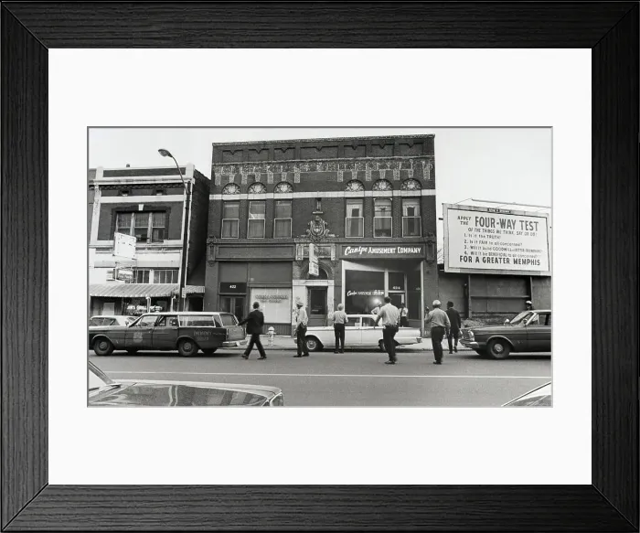 Framed Print : Police on Trail of King Murder Weapon Framed Print : Police on Trail of King Murder Weapon