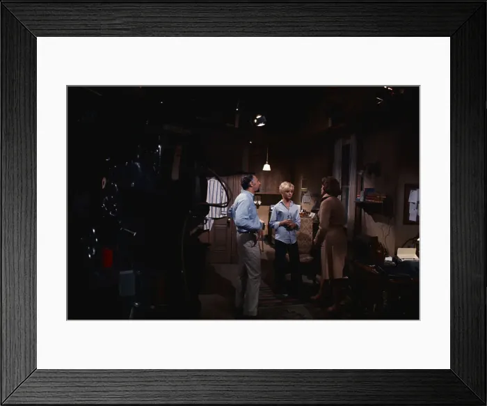Framed Print : Ingrid Bergman and Goldie Hawn with Gene Saks Framed Print : Ingrid Bergman and Goldie Hawn with Gene Saks