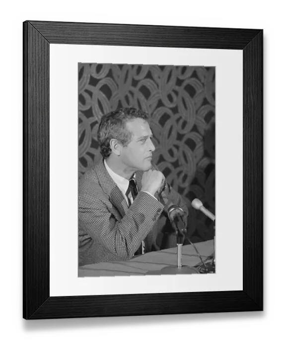 Framed Print : Portrait of Paul Newman Framed Print : Portrait of Paul Newman