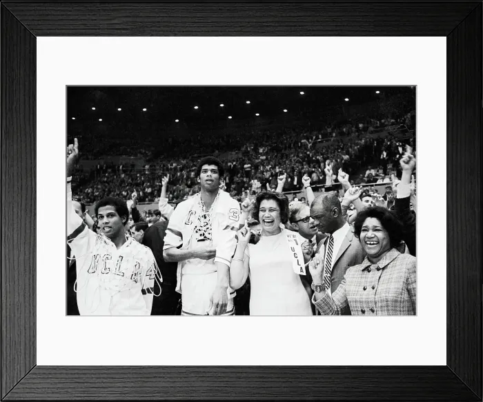 Framed Print : Lew Alcindor and Mike Warren at Game Framed Print : Lew Alcindor and Mike Warren at Game