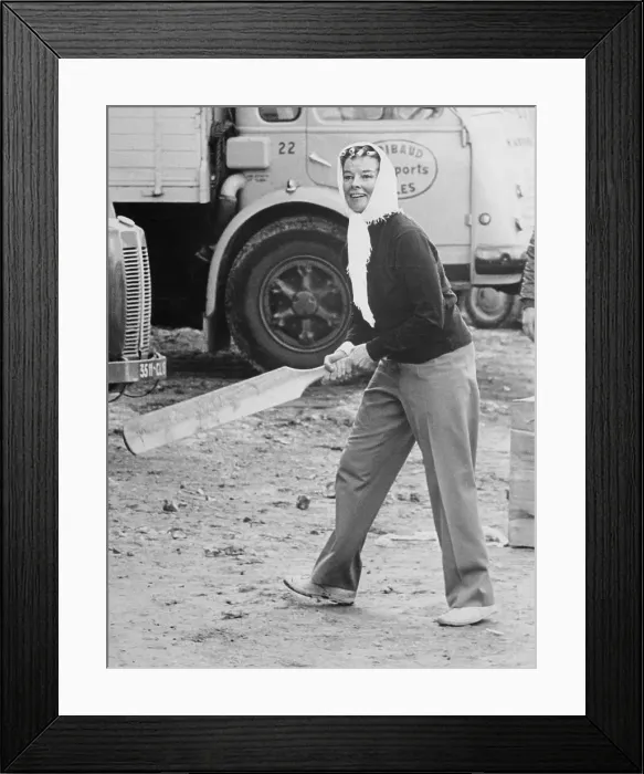 Framed Print : Portrait of Katharine Hepburn Framed Print : Portrait of Katharine Hepburn
