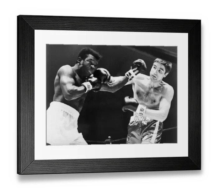 Framed Print : Nino Benvenuti Punches Emile Griffith During Middleweight Title Match Framed Print : Nino Benvenuti Punches Emile Griffith During Middleweight Title Match