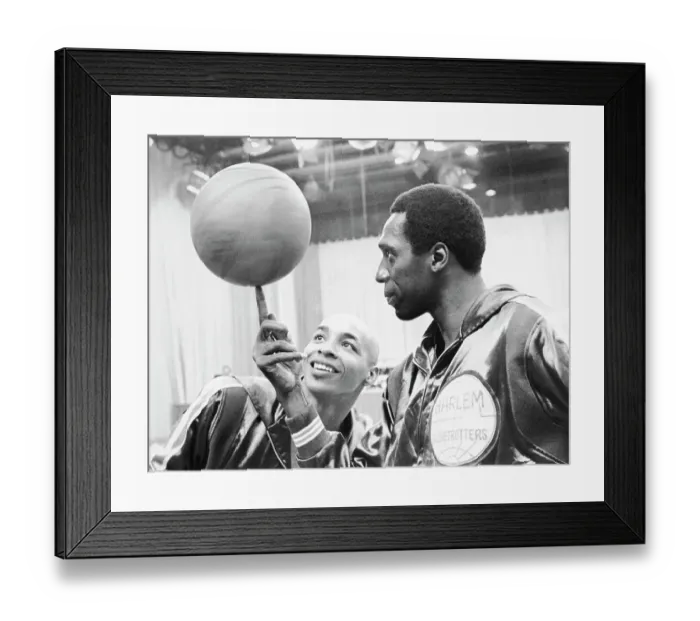 Framed Print : Harlem Globetrotters Meadowlark Lemon Balancing Ball Framed Print : Harlem Globetrotters Meadowlark Lemon Balancing Ball