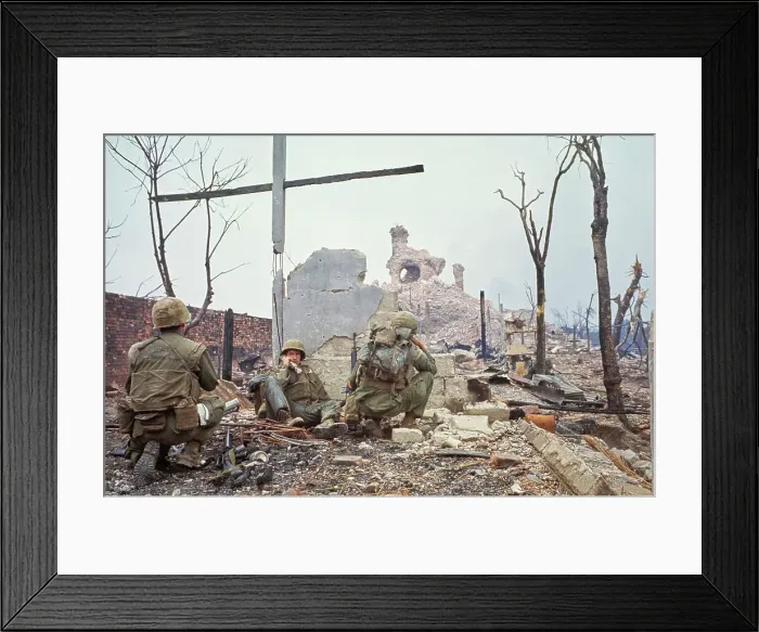 Framed Print : United State Marines, Hue Framed Print : United State Marines, Hue