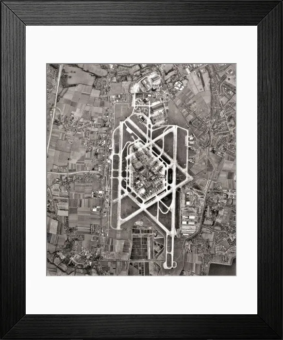Framed Print : London's Heathrow Airport Framed Print : London's Heathrow Airport