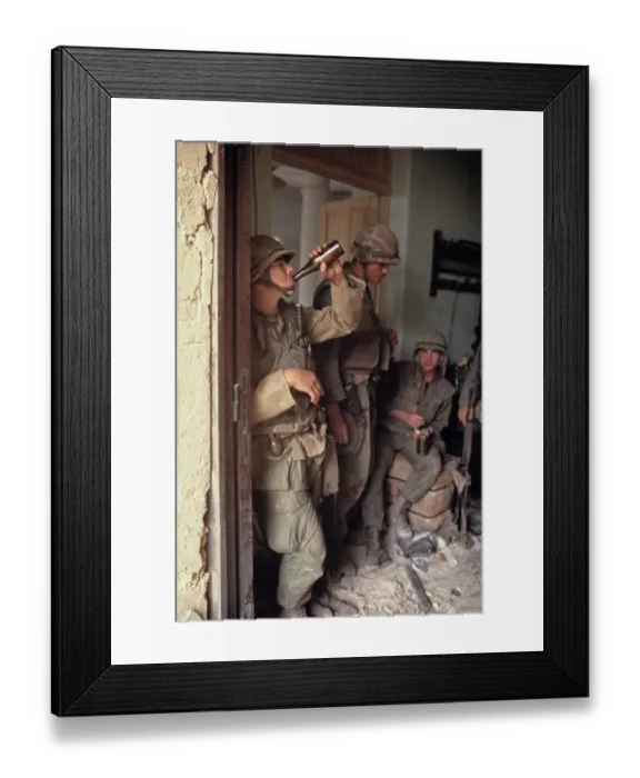 Framed Print : US Marines, Hue Framed Print : US Marines, Hue