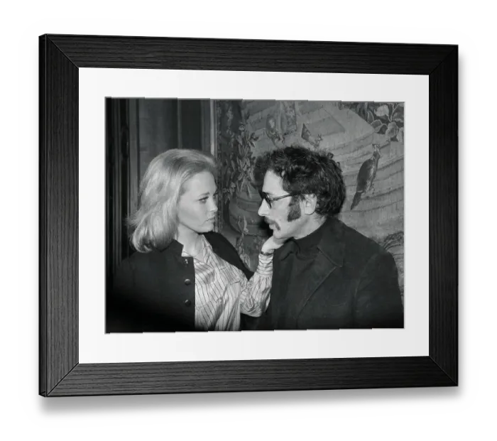 Framed Print : Faye Dunaway and Husband in Discussion Framed Print : Faye Dunaway and Husband in Discussion