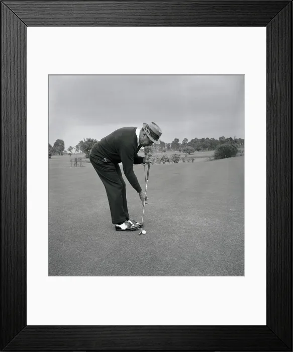 Framed Print : Sam Snead with Unorthodox Putting Style Framed Print : Sam Snead with Unorthodox Putting Style