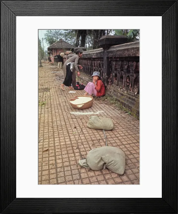 Framed Print : Hue Refugees