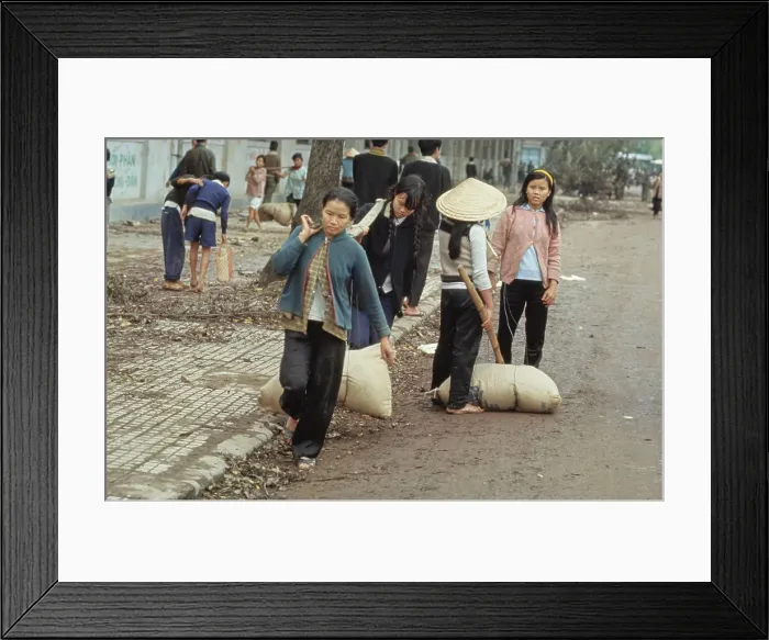 Framed Print : Hue Refugees Framed Print : Hue Refugees