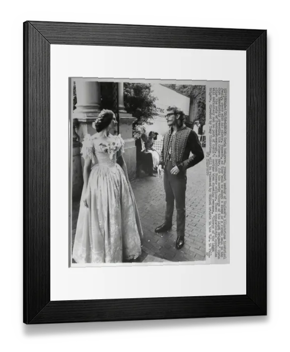 Framed Print : Corin Redgrave Talking to His Sister Vanessa Framed Print : Corin Redgrave Talking to His Sister Vanessa