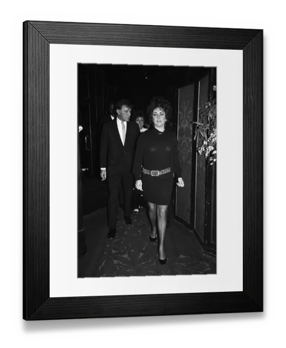 Framed Print : Elizabeth Taylor and Richard Burton Walking to Restaurant Framed Print : Elizabeth Taylor and Richard Burton Walking to Restaurant